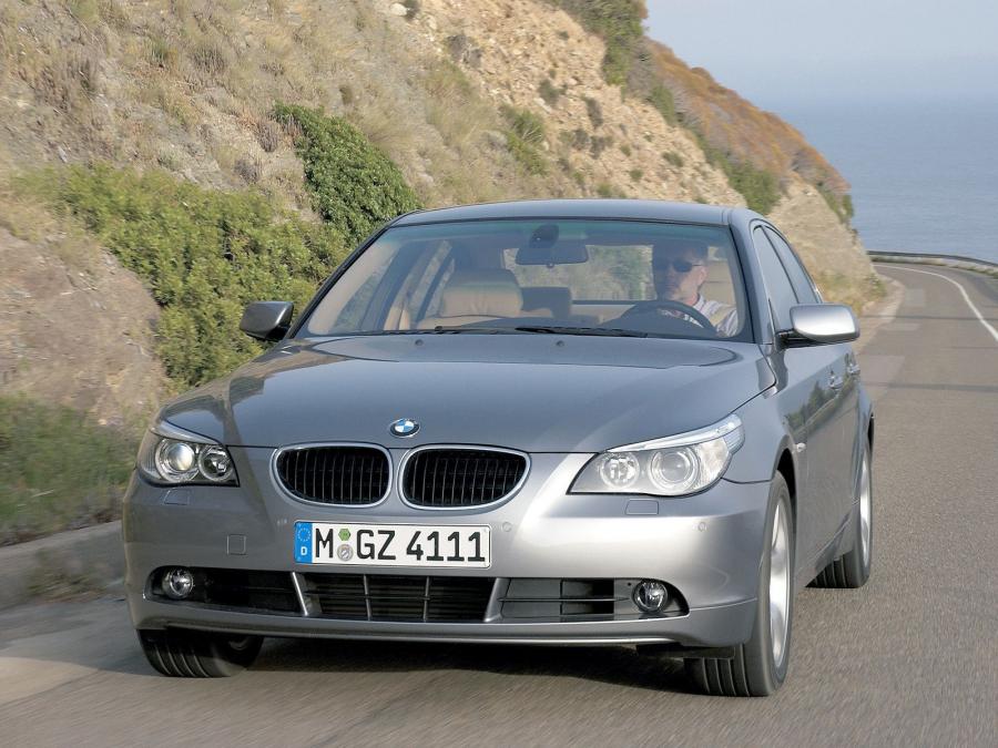  BMW 530d Sedan 2003 года  (фото 5 из 9)